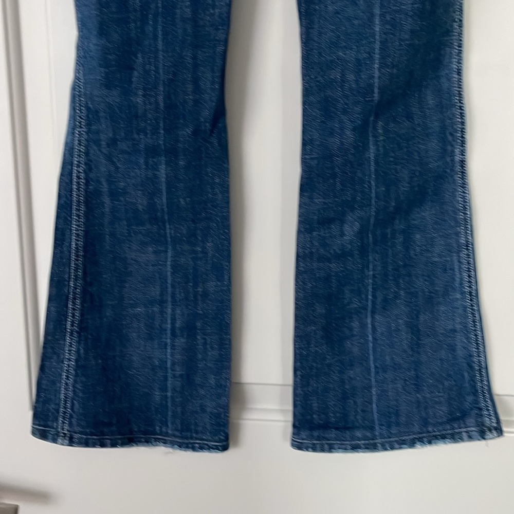 7 for All Mankind - Picture 3 of 9